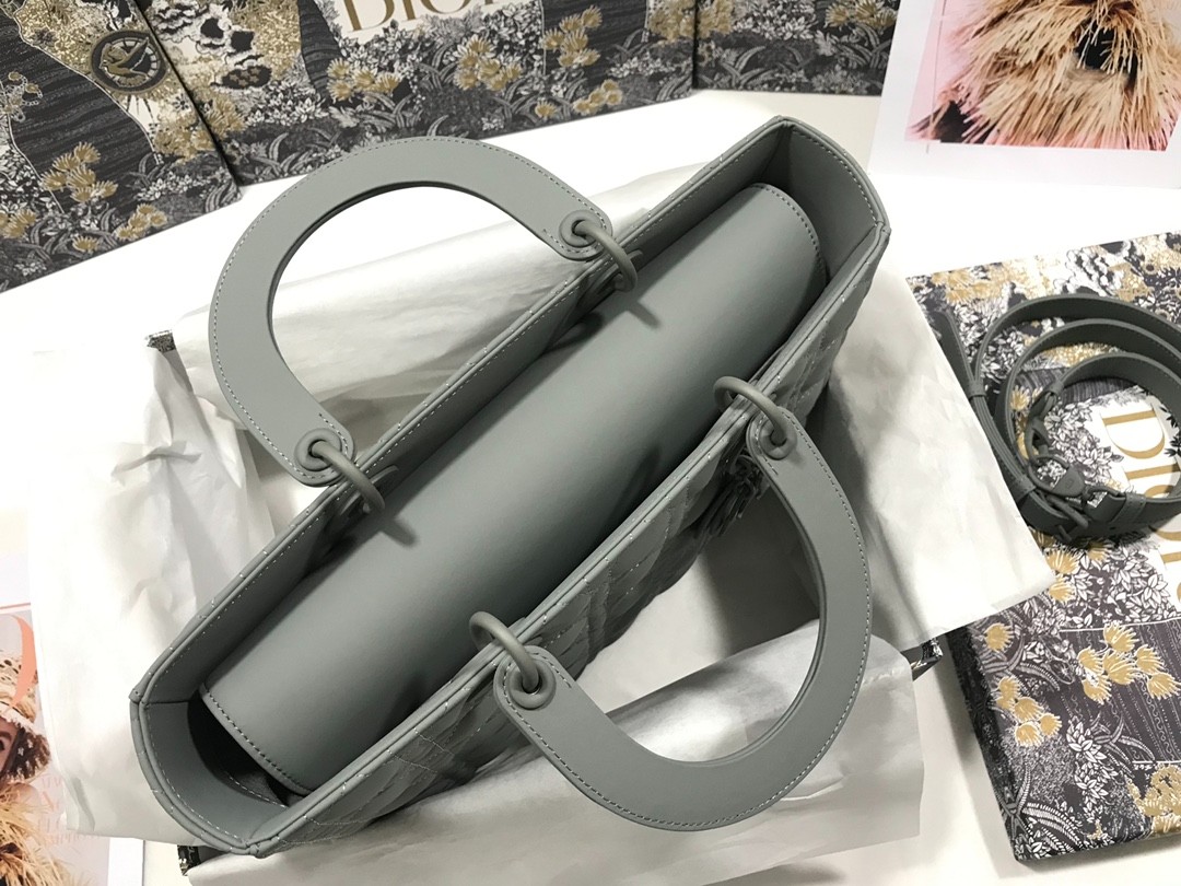 064 75123208 size 32x25x11cm