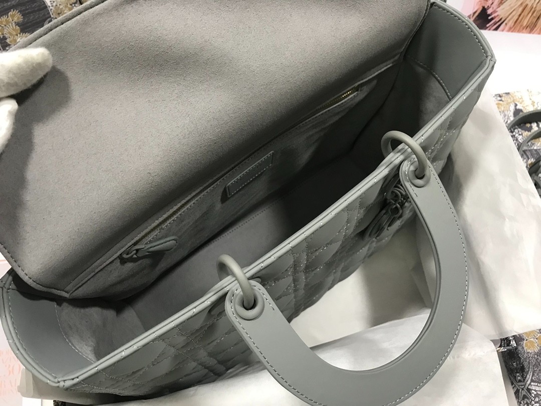 064 75123208 size 32x25x11cm