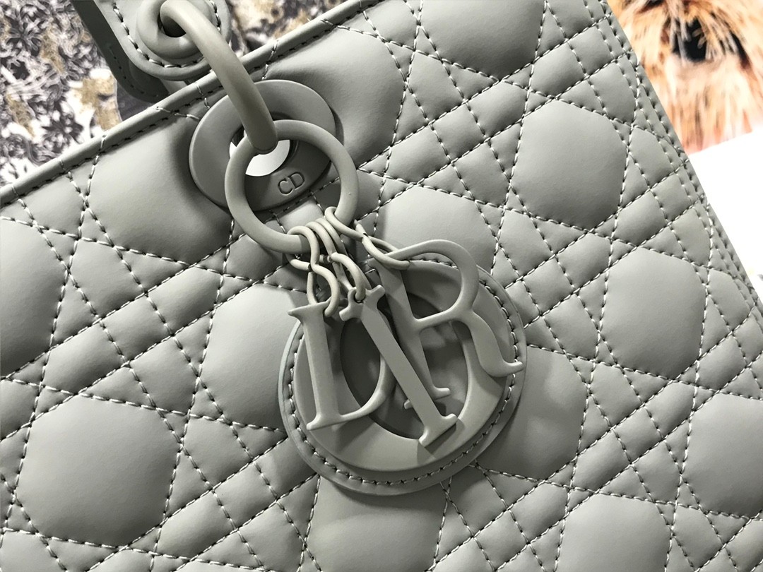 064 75123208 size 32x25x11cm