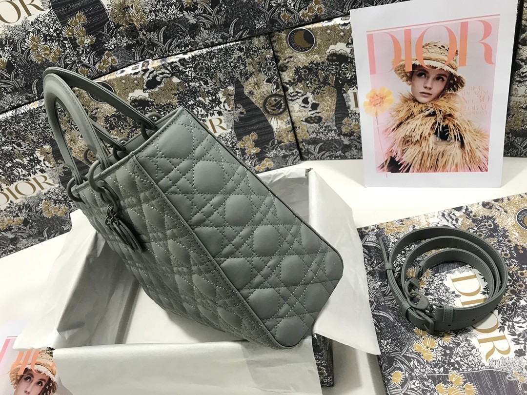 064 75123208 size 32x25x11cm