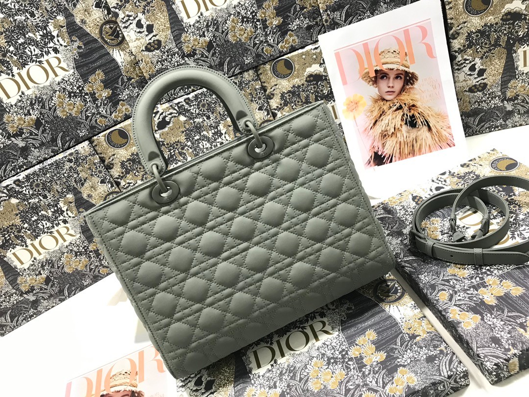 064 75123208 size 32x25x11cm