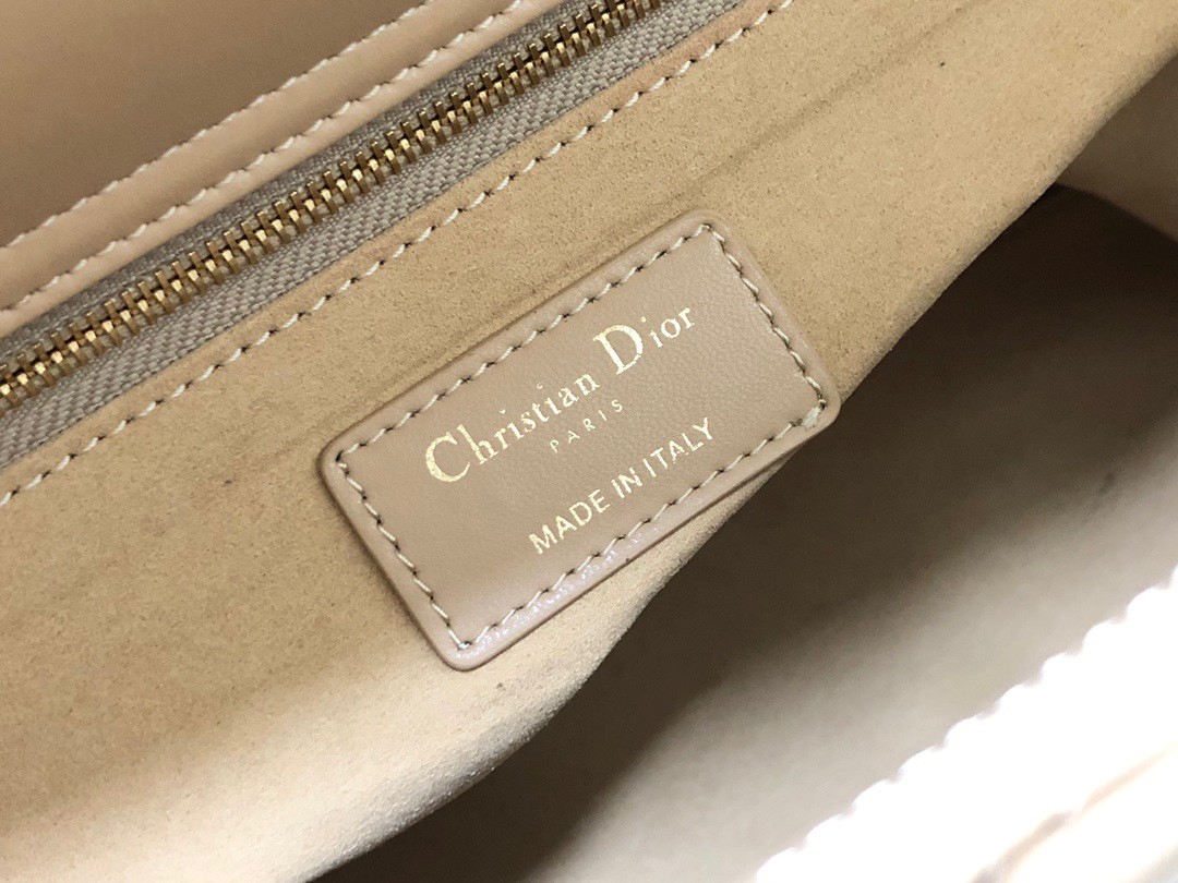 059 75123208 size 32x25x11cm