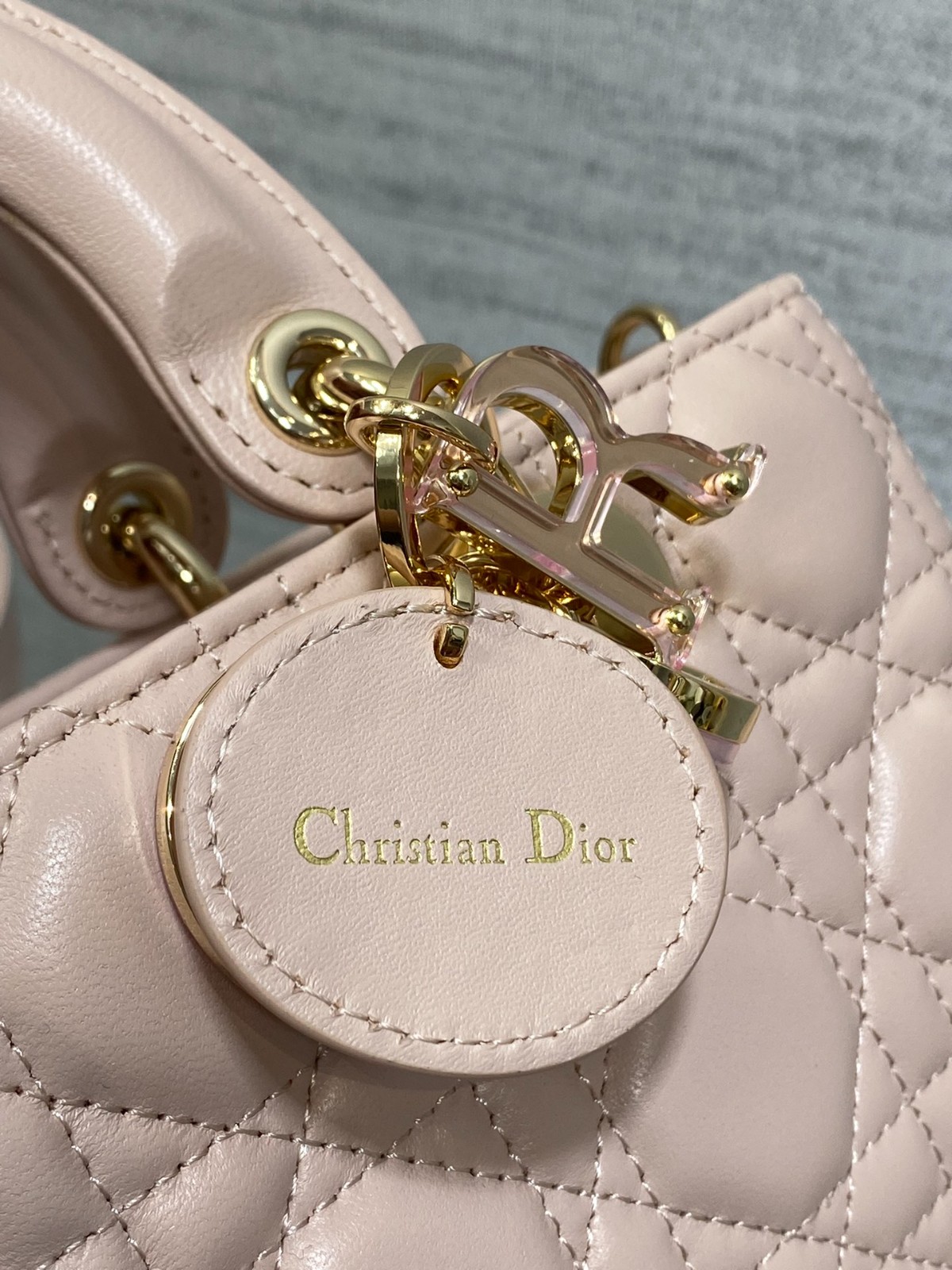 056 72123204 size 22.5x6x11.5cm