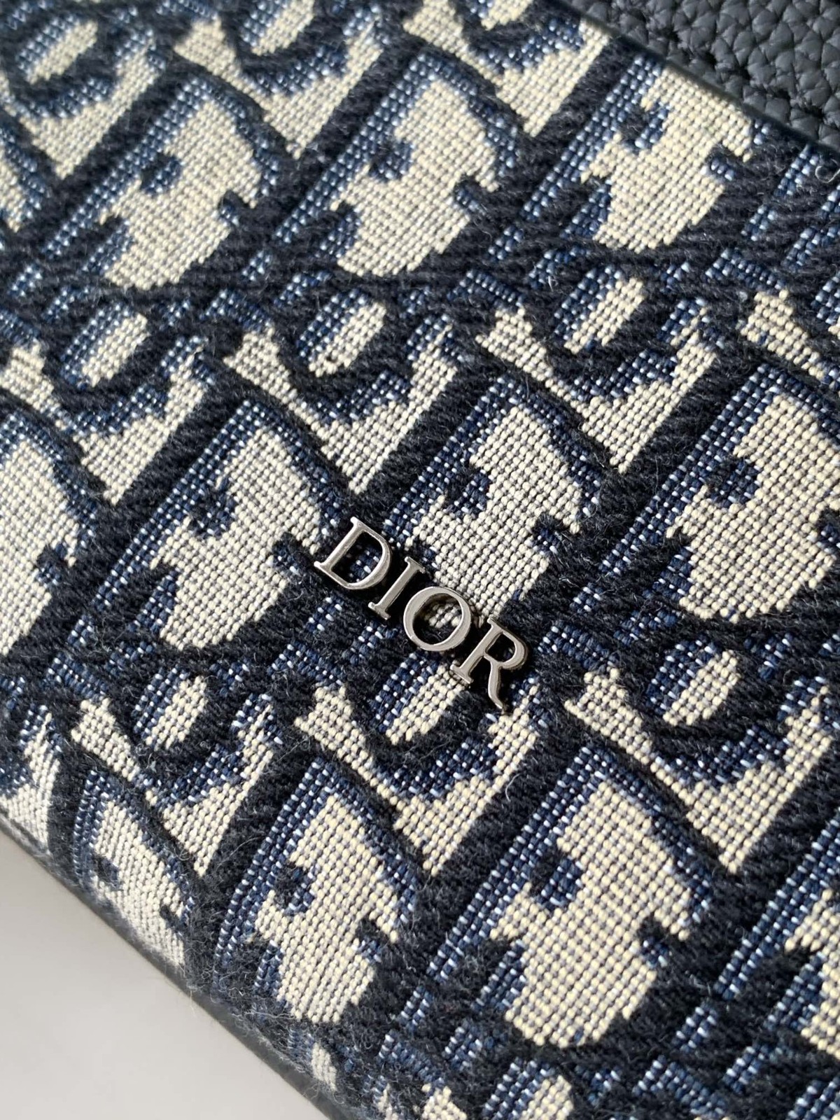 045 47123149 size 23x17x7.5cm