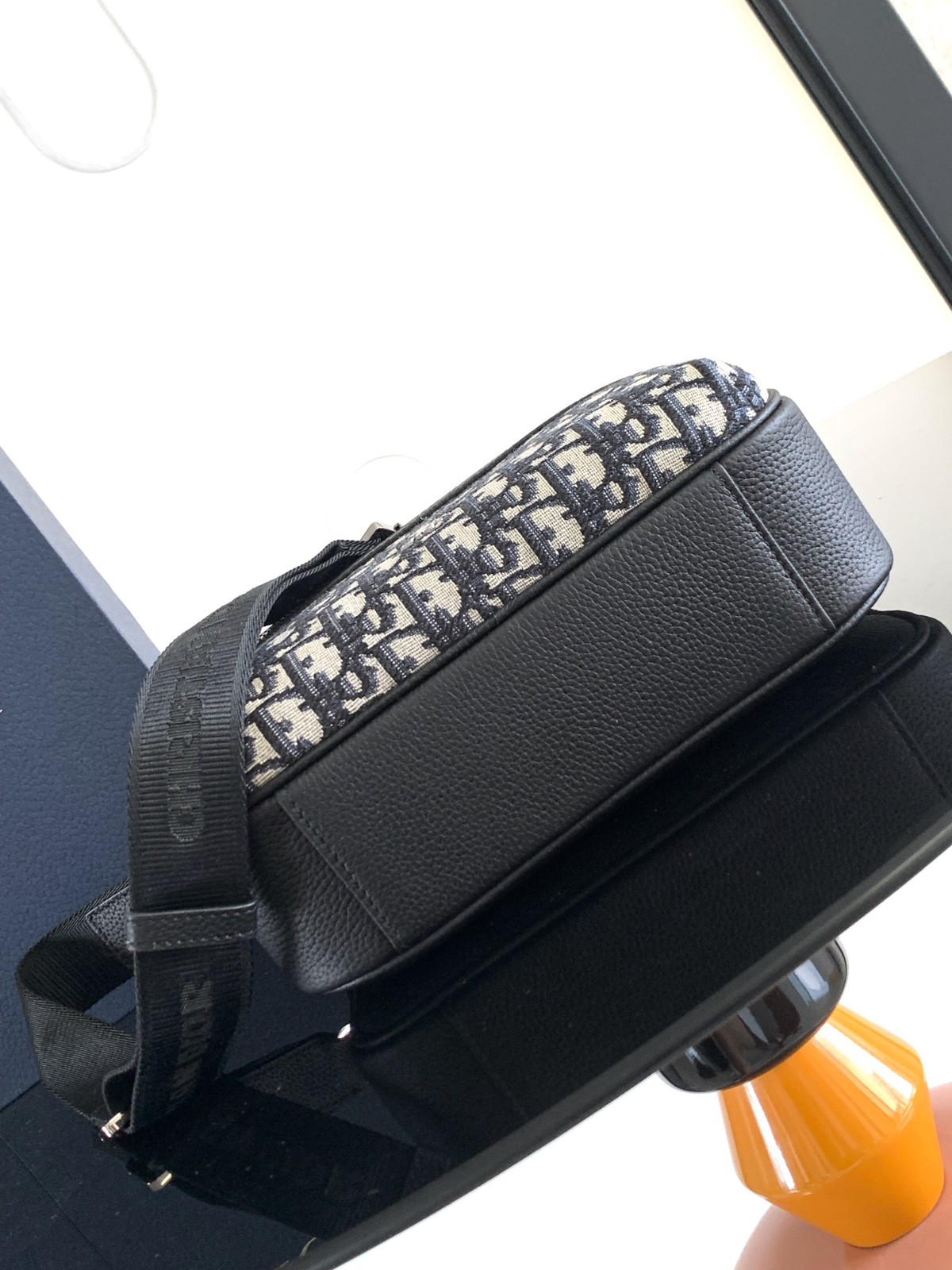 045 47123149 size 23x17x7.5cm