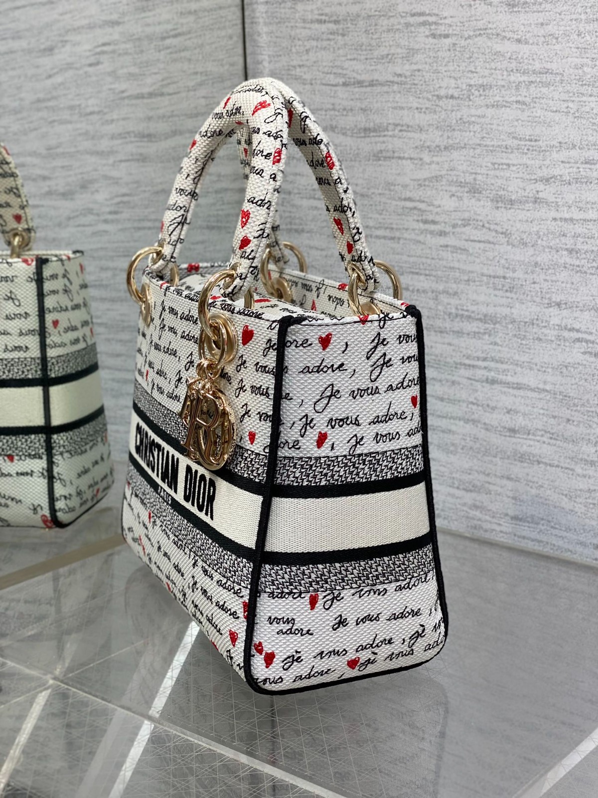 035 62123189 size 24x11x20cm