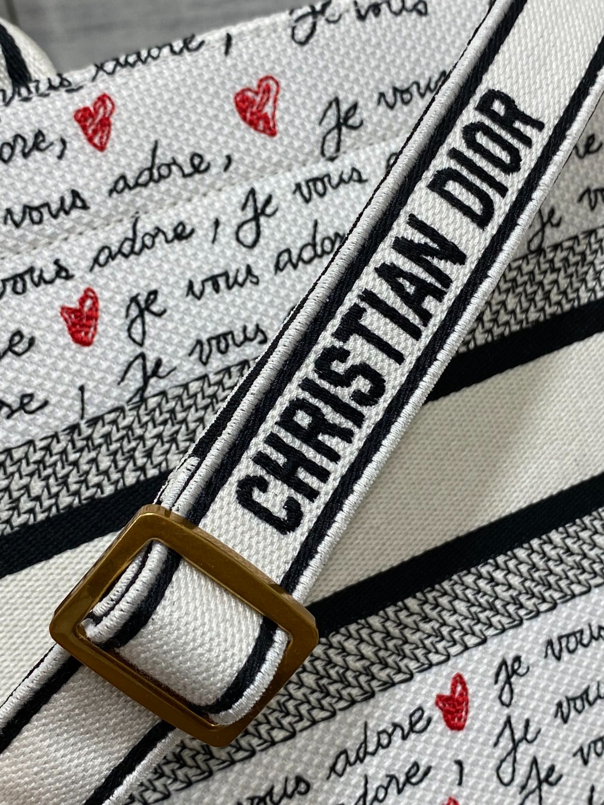 032 68123199 size 26x12x21cm