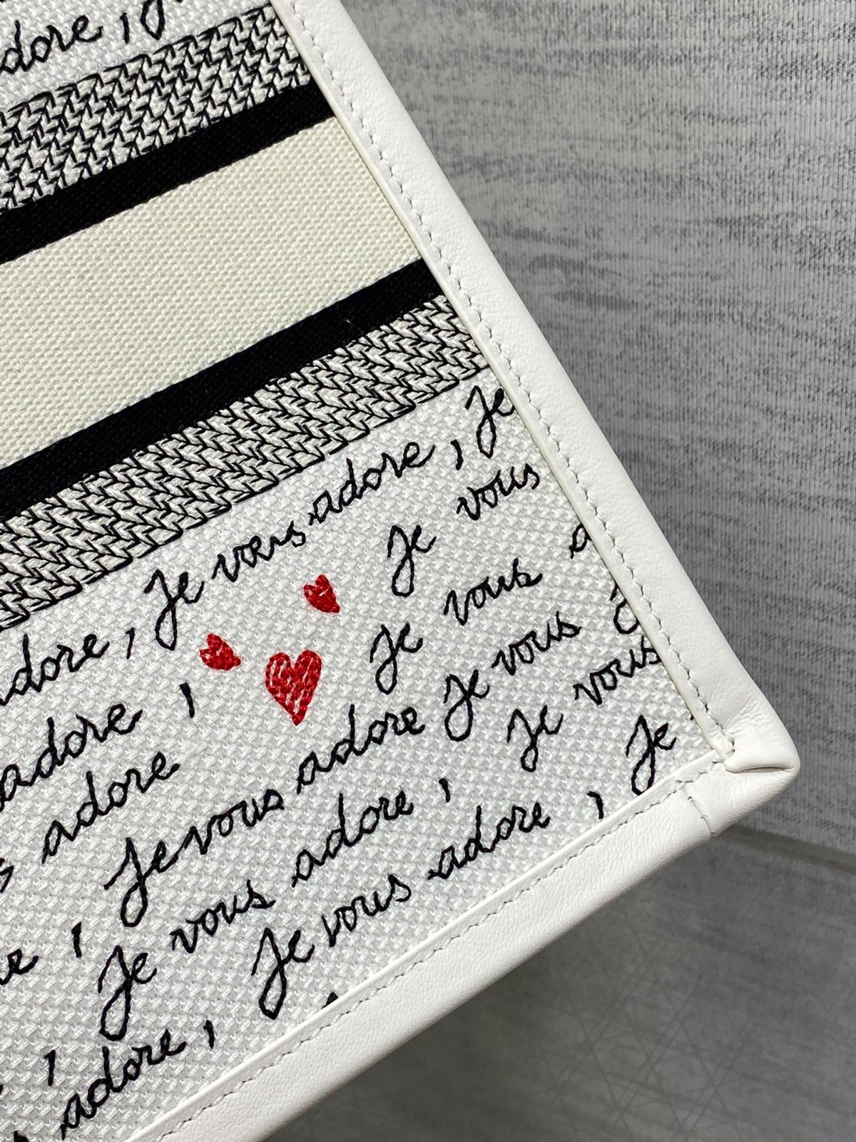 032 68123199 size 26x12x21cm