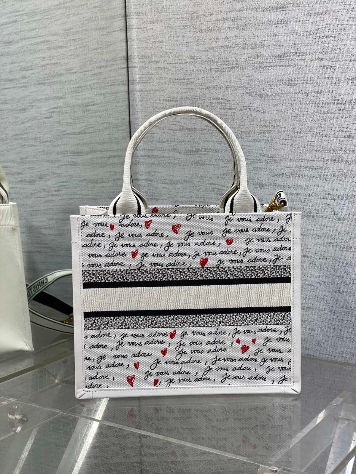 032 68123199 size 26x12x21cm