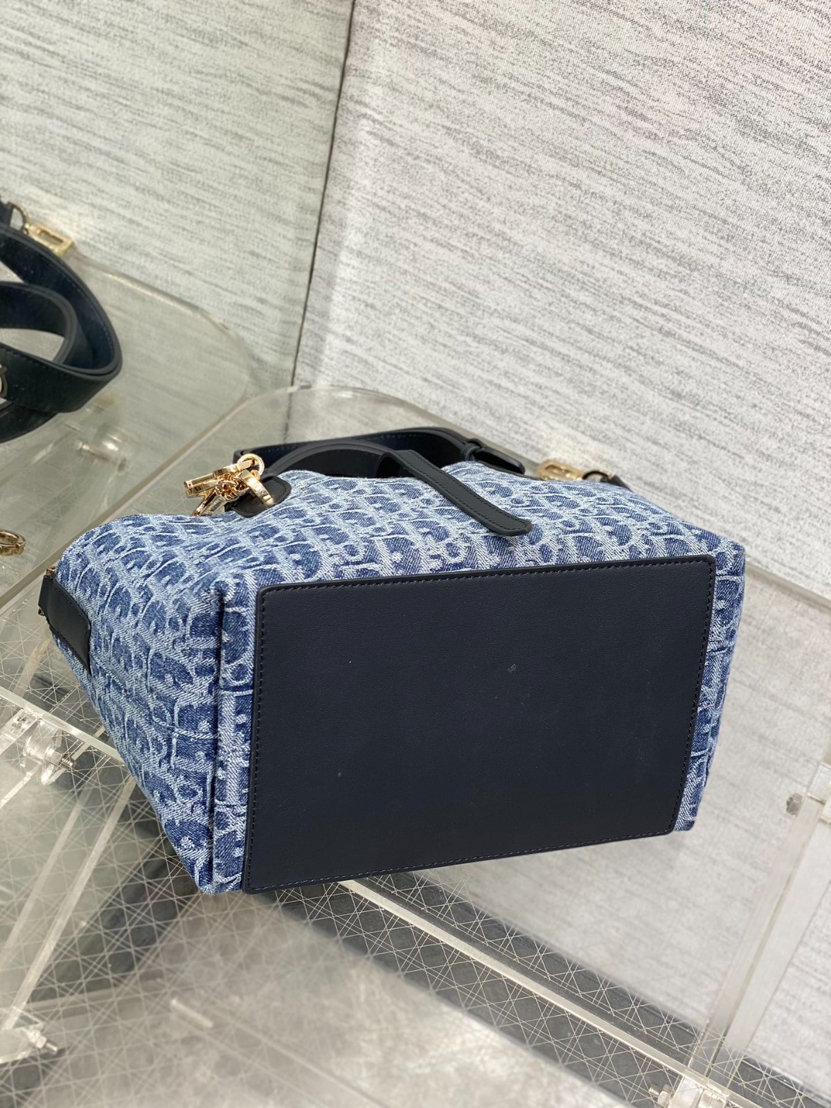 027 68123199 size 23x15x15cm
