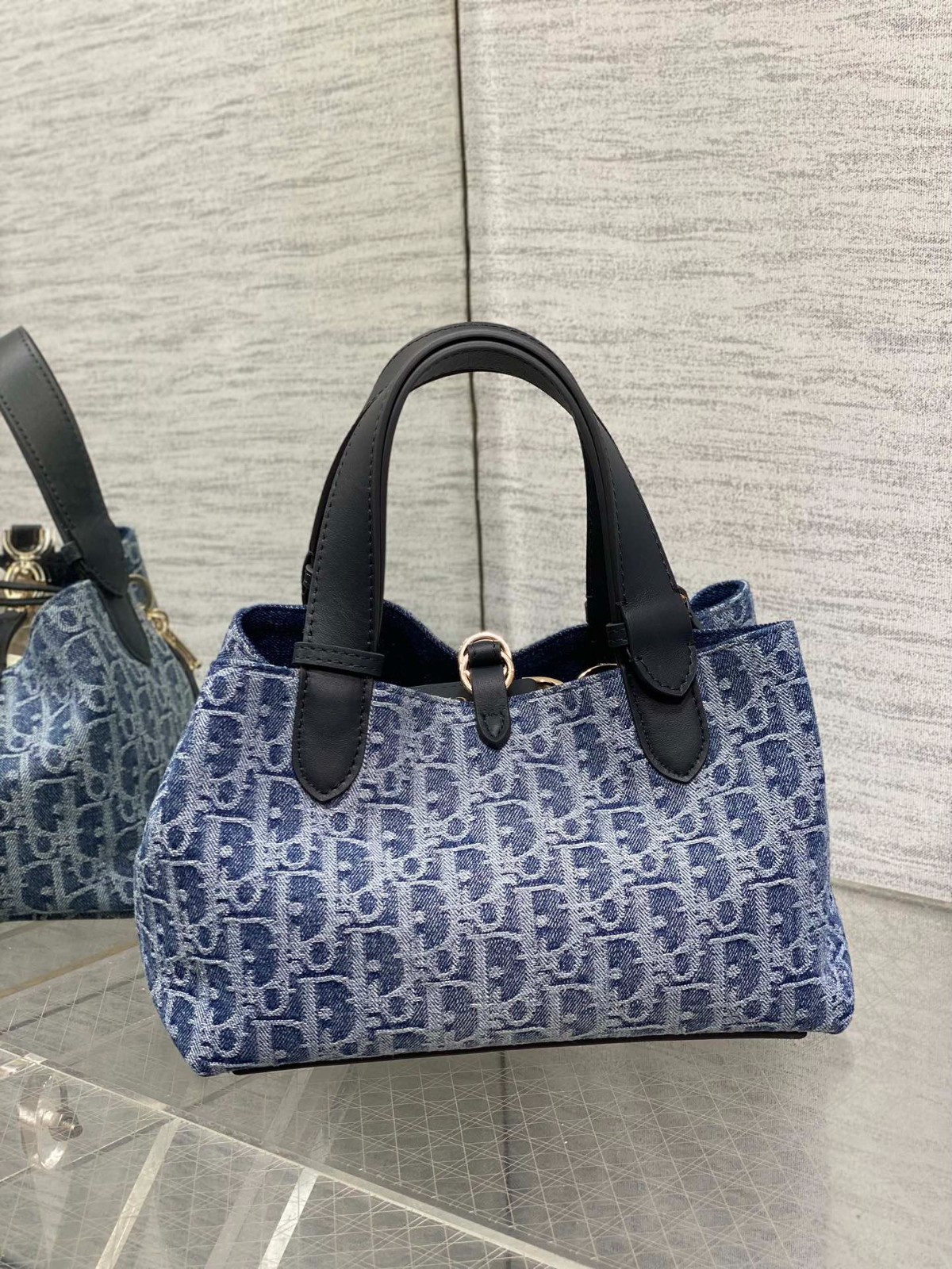 027 68123199 size 23x15x15cm