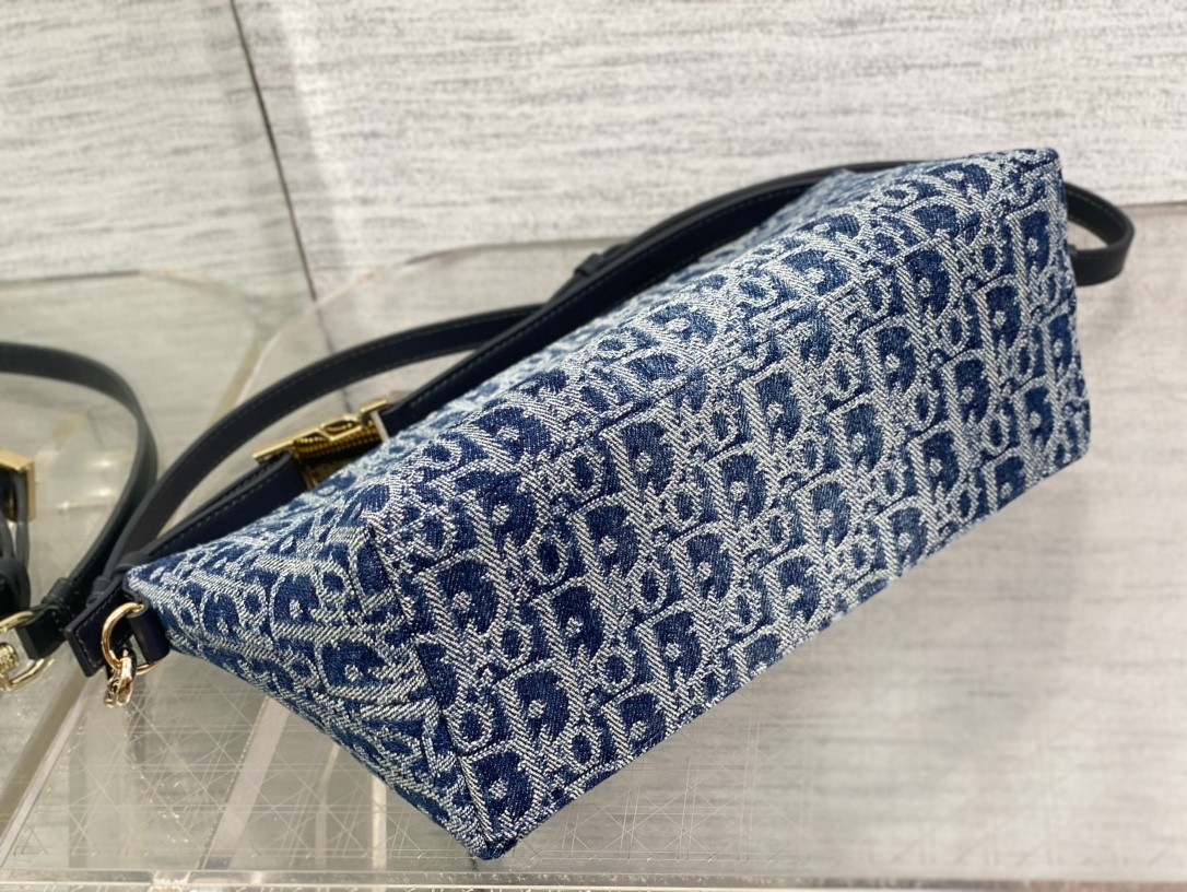 023 52123164 size 22x13x9.5cm