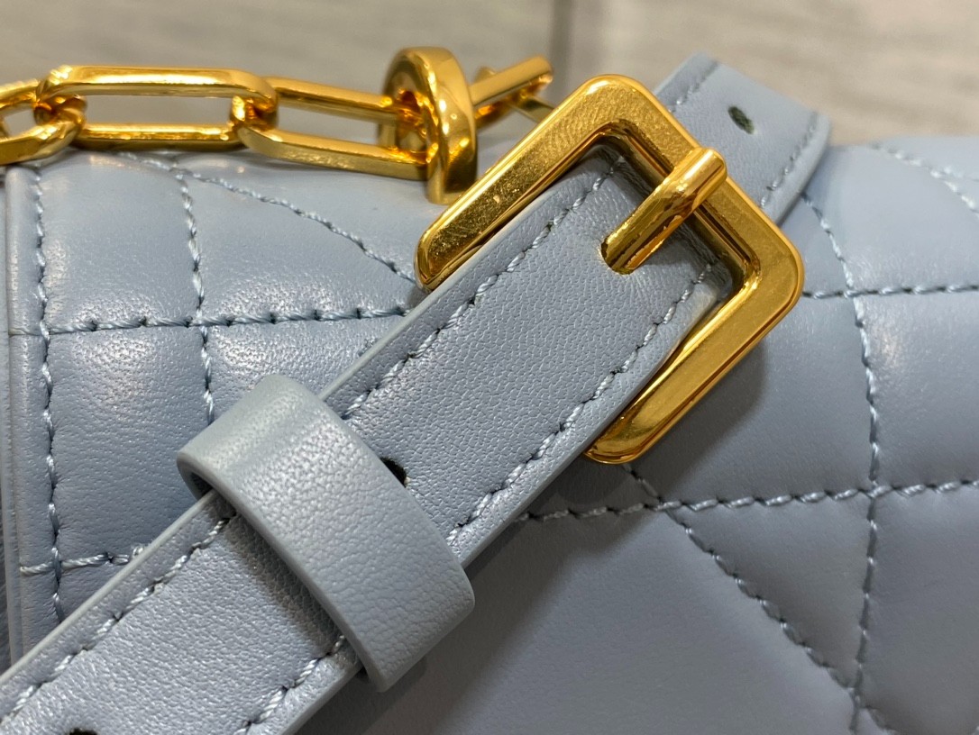 021 60123173 size 22x12.5x4cm