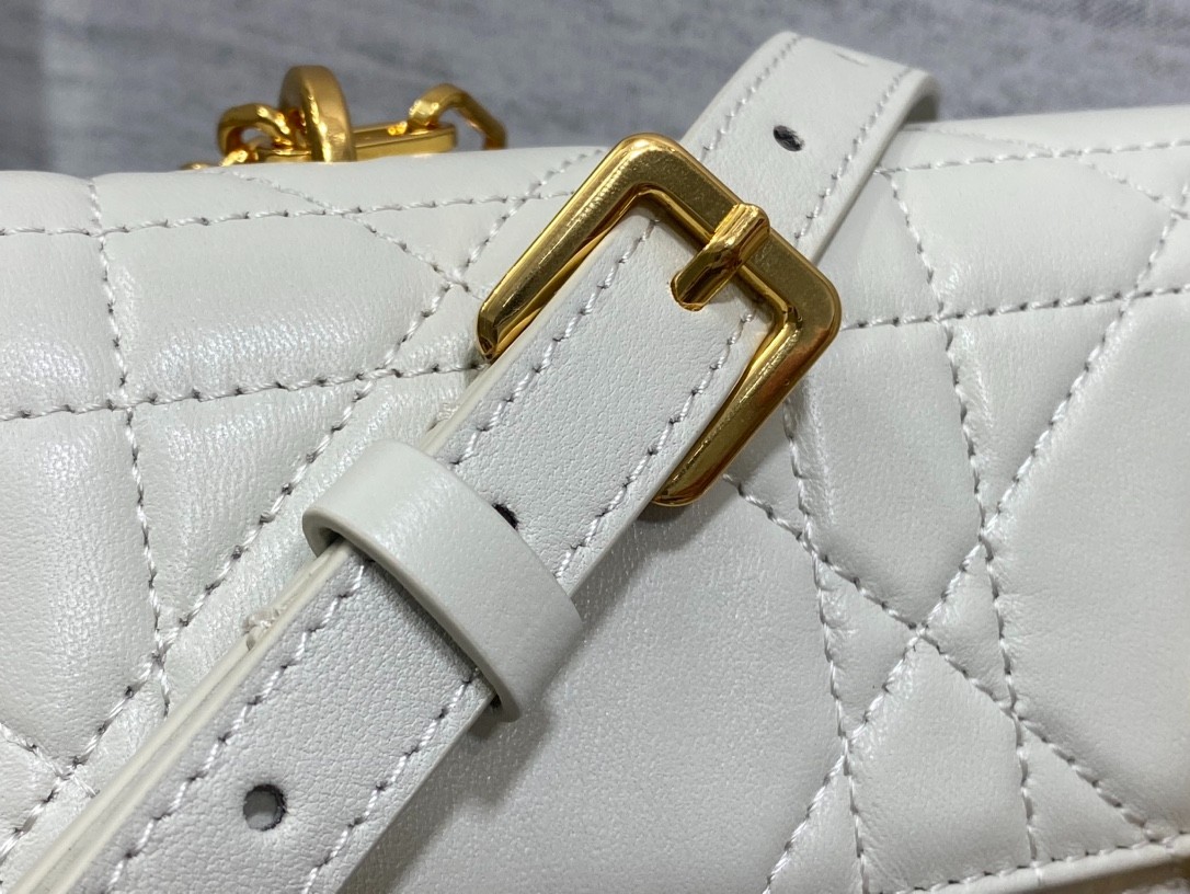 019 60123173 size 22x12.5x4cm