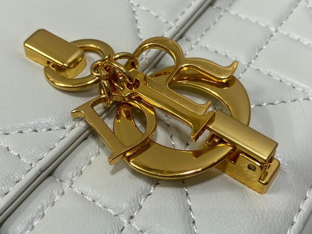 019 60123173 size 22x12.5x4cm