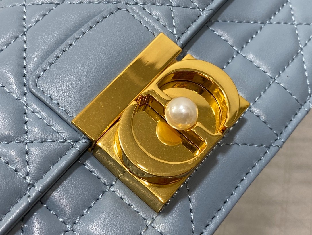 017 70123202;74123208 size 20x5x12cm;size 25x16.5x8cm