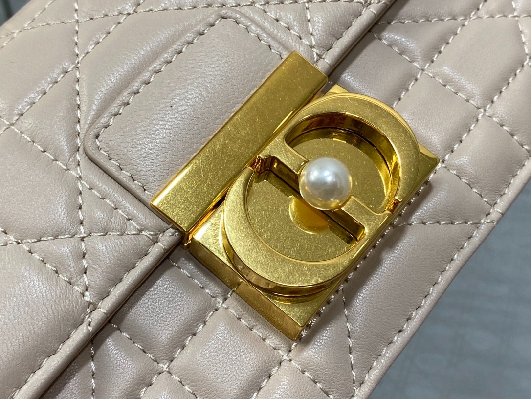 016 70123202;74123208 size 20x5x12cm;size 25x16.5x8cm