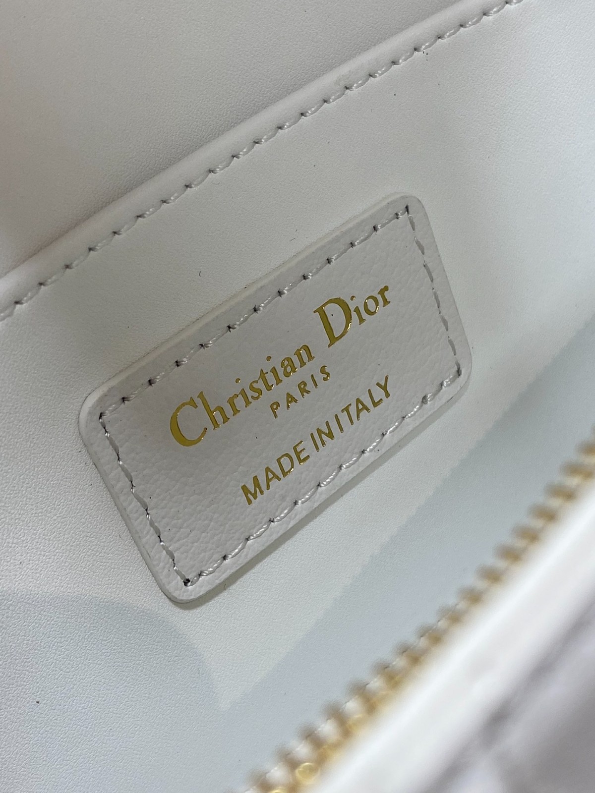 013 68123199 size 18x6.5x11cm