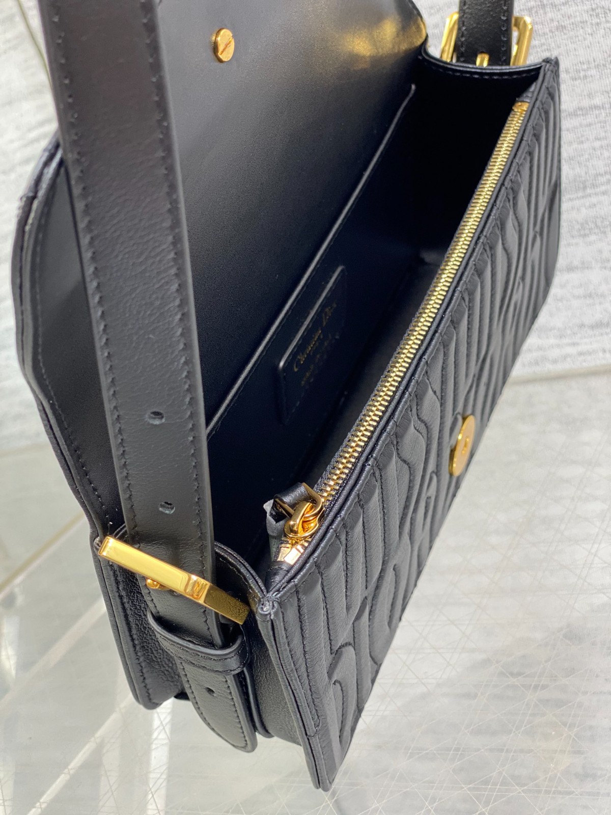 012 68123199 size 18x6.5x11cm