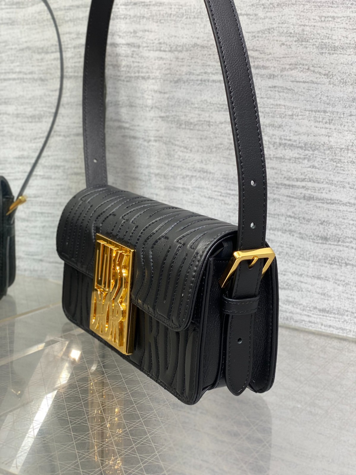012 68123199 size 18x6.5x11cm