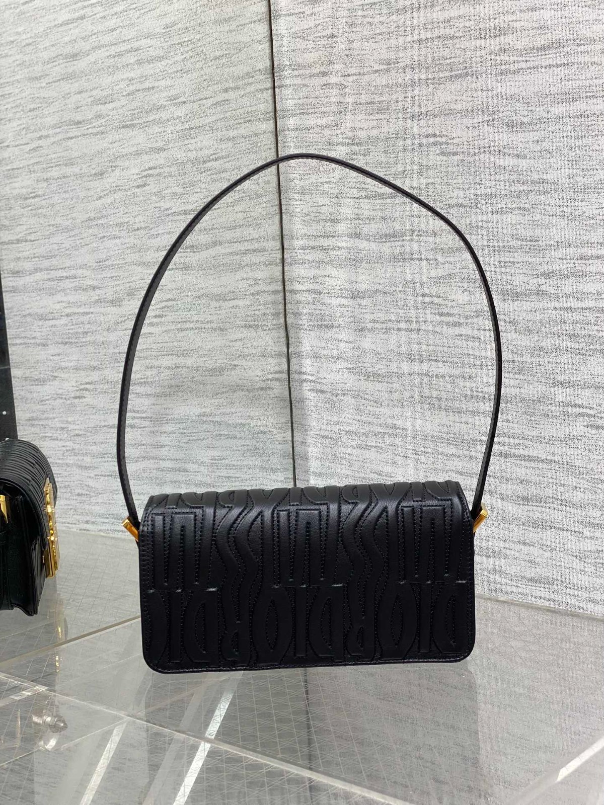 012 68123199 size 18x6.5x11cm