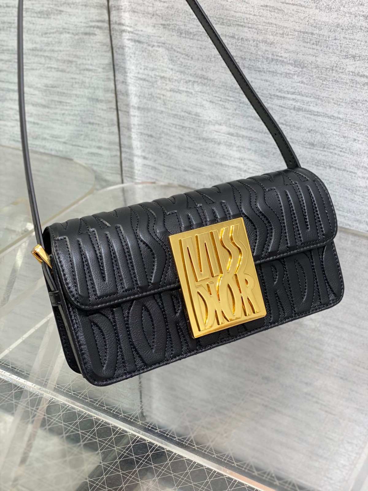 012 68123199 size 18x6.5x11cm