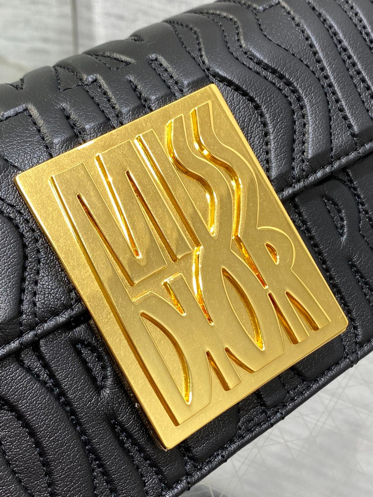 012 68123199 size 18x6.5x11cm