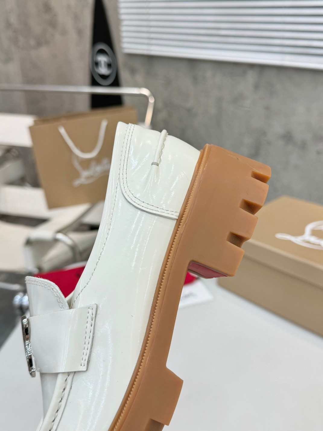 007 30123108 size 35-42