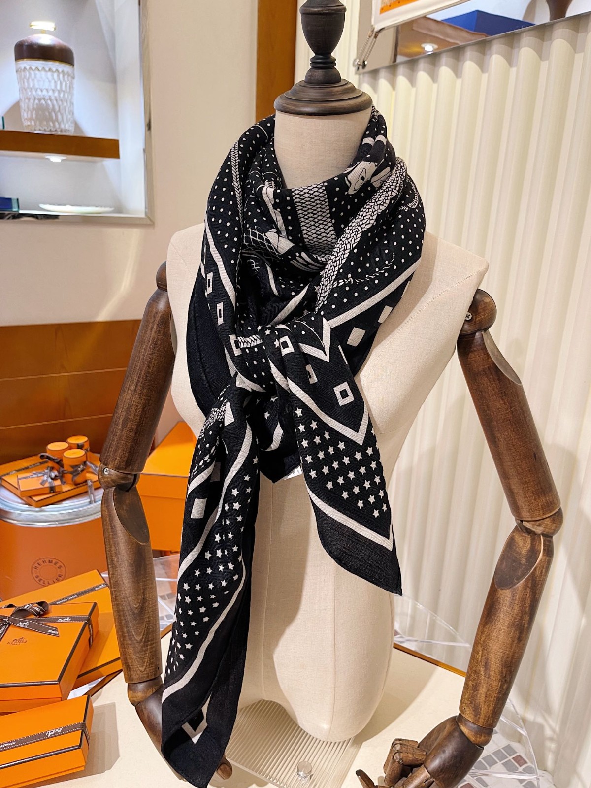 04 Her mes Scarf