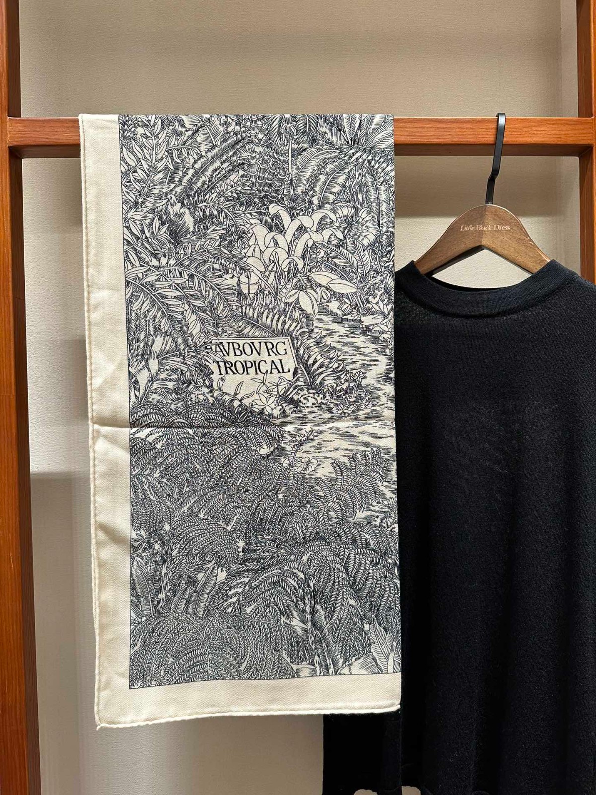 04 Her mes Scarf