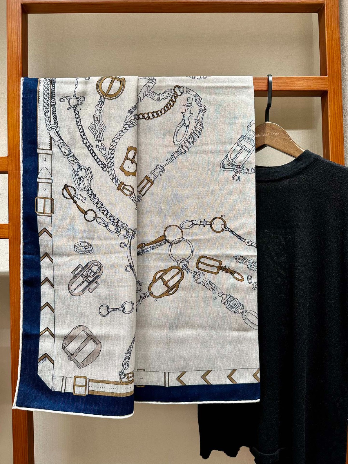 04 Her mes Scarf