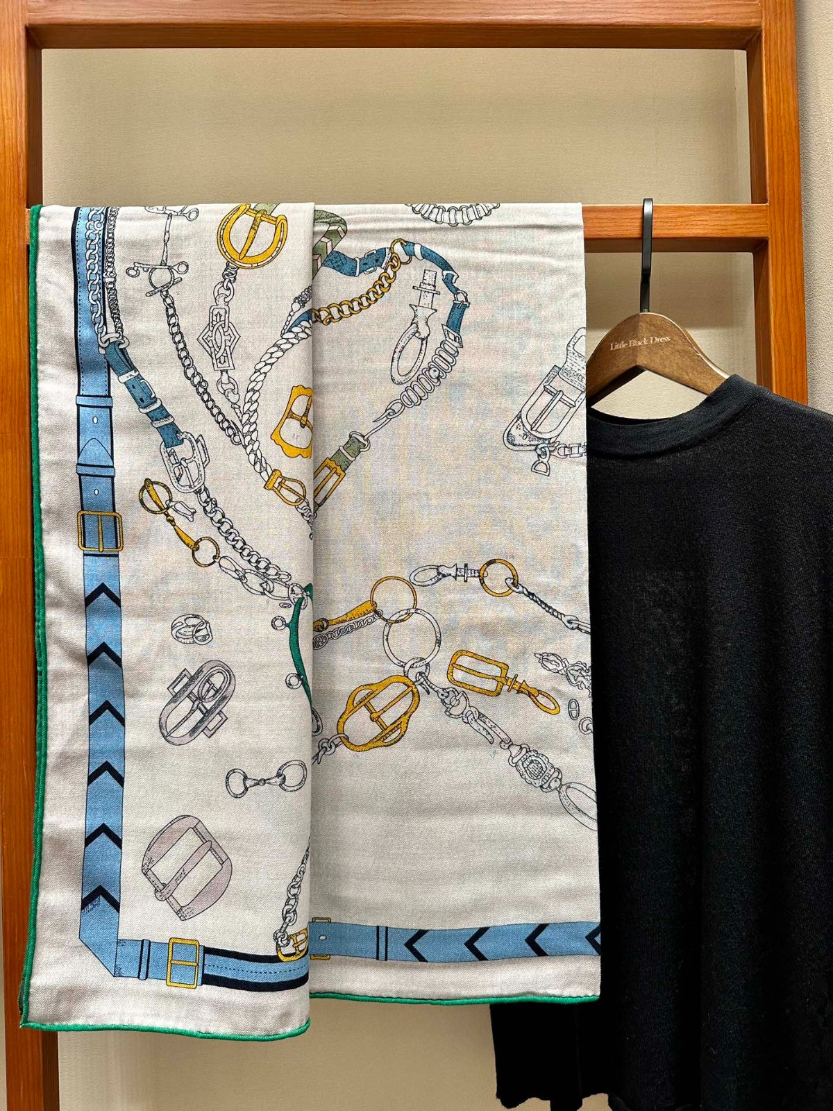 04 Her mes Scarf