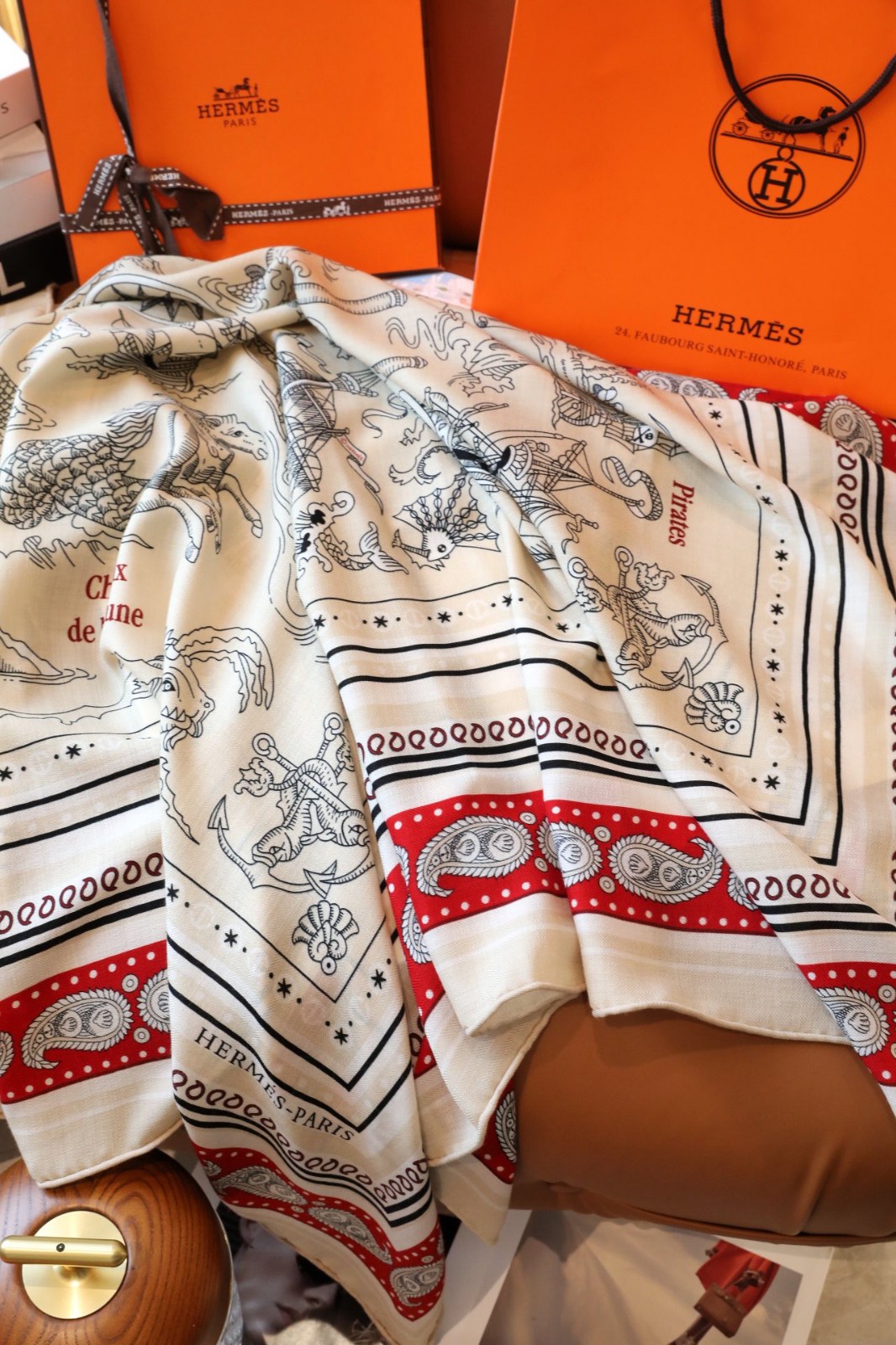 04 Her mes Scarf