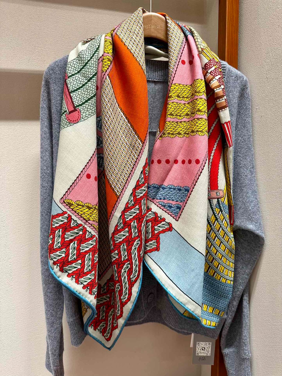 04 Her mes Scarf