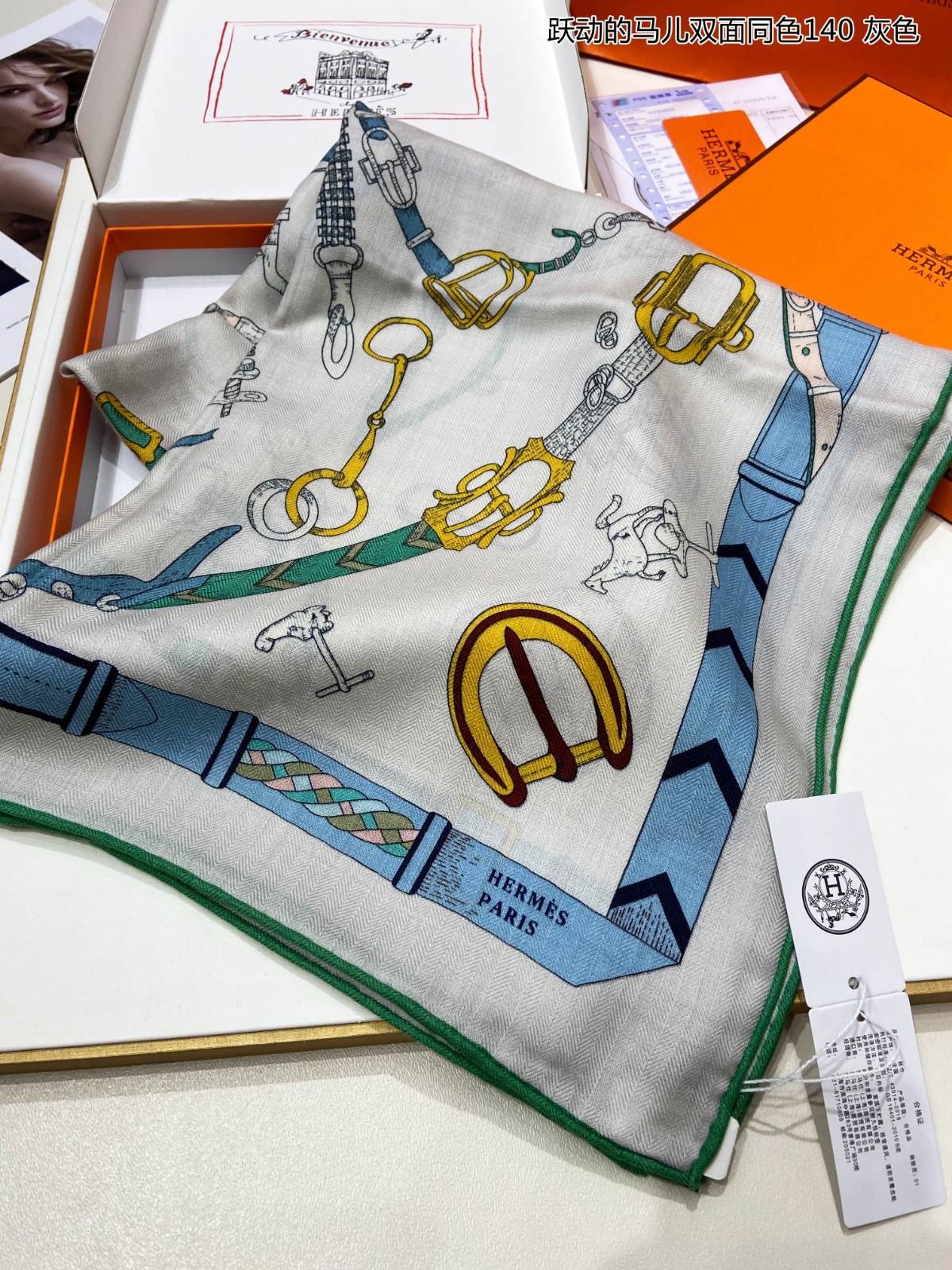 04 Her mes Scarf
