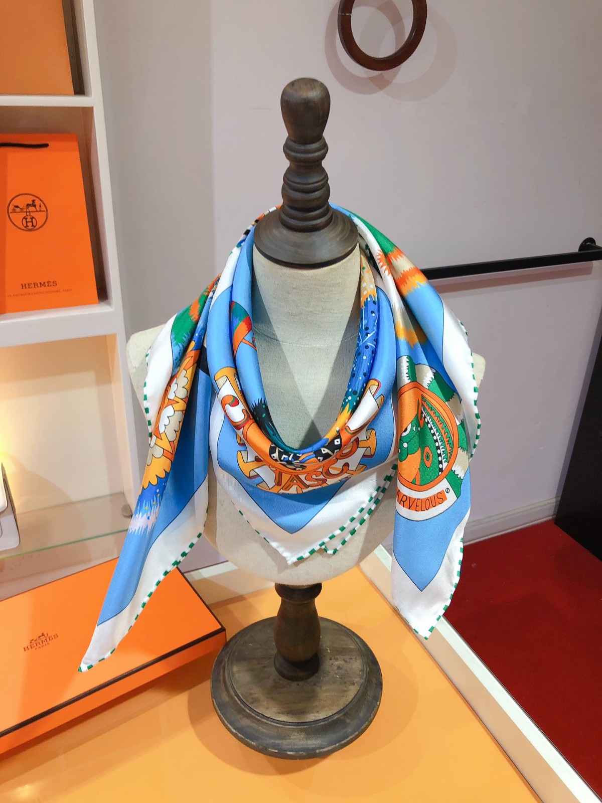 04 Her mes Scarf