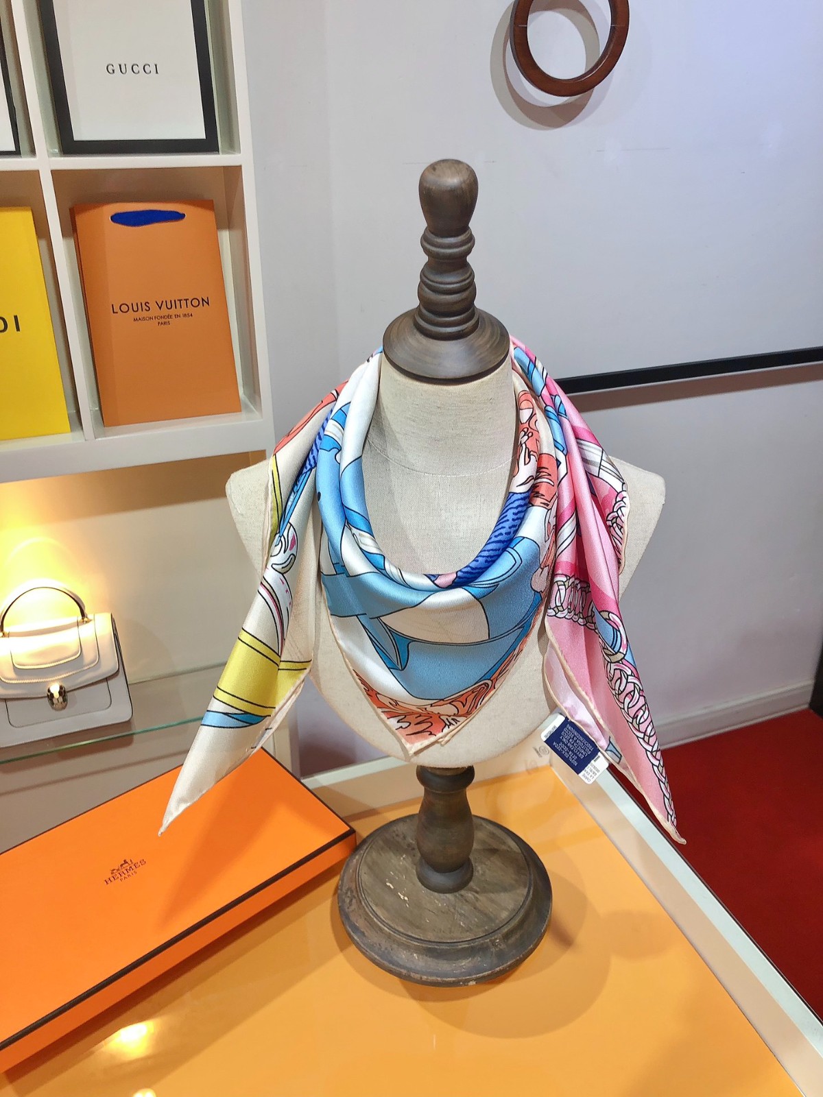 04 Her mes Scarf