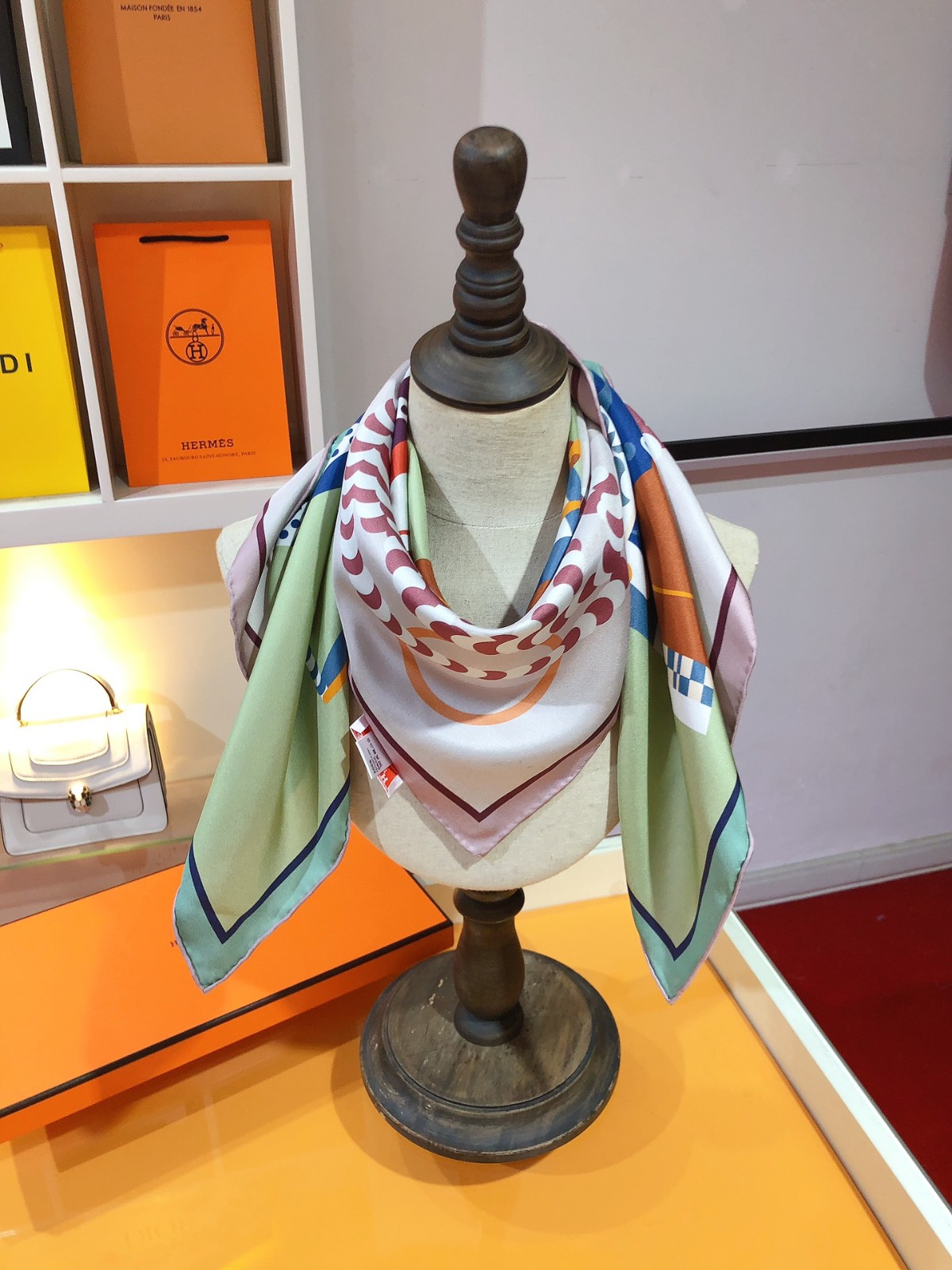 04 Her mes Scarf