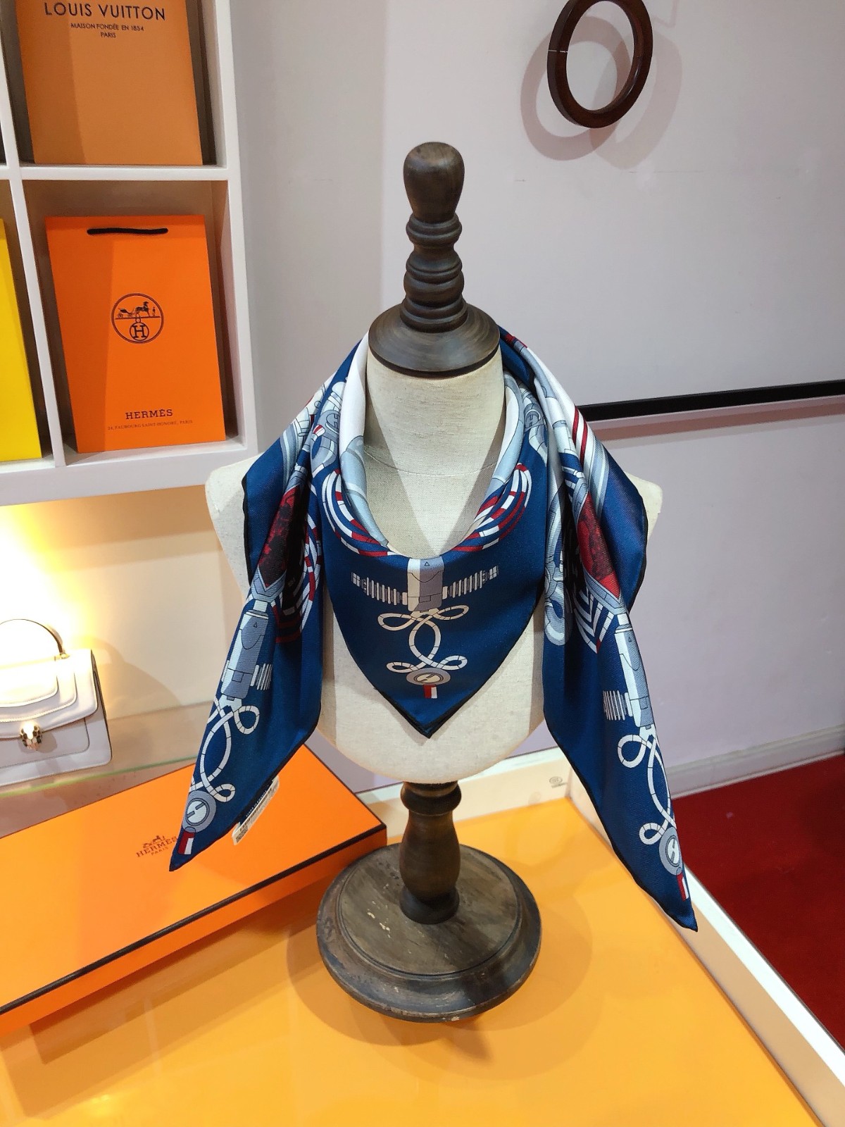 04 Her mes Scarf