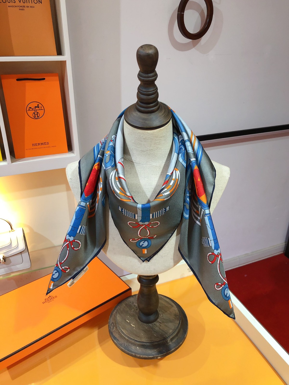 04 Her mes Scarf