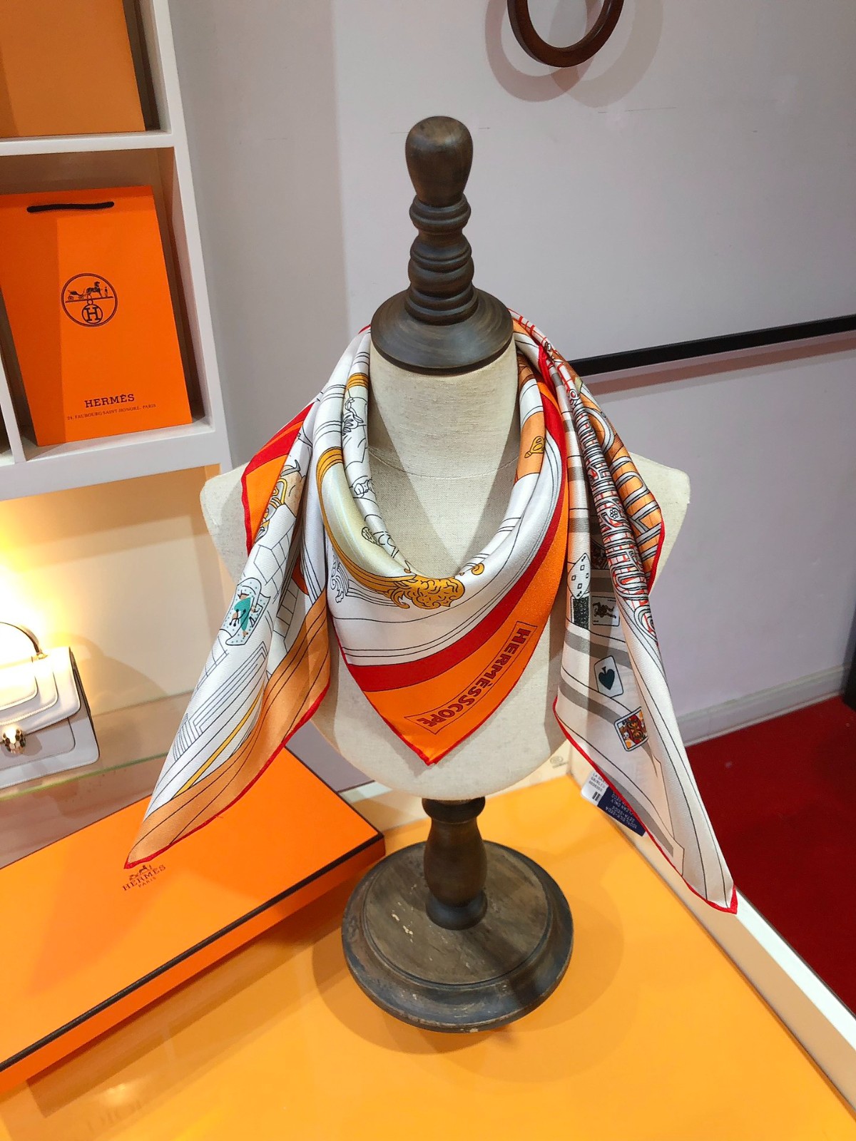 04 Her mes Scarf