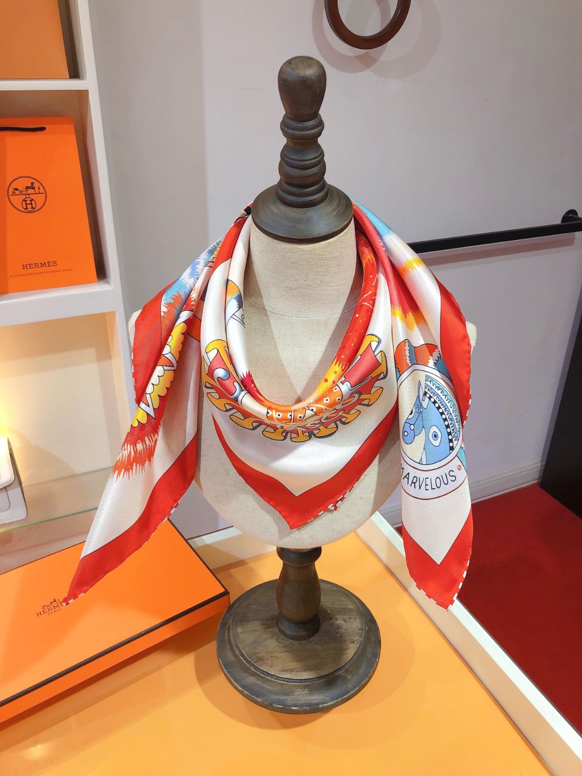 04 Her mes Scarf
