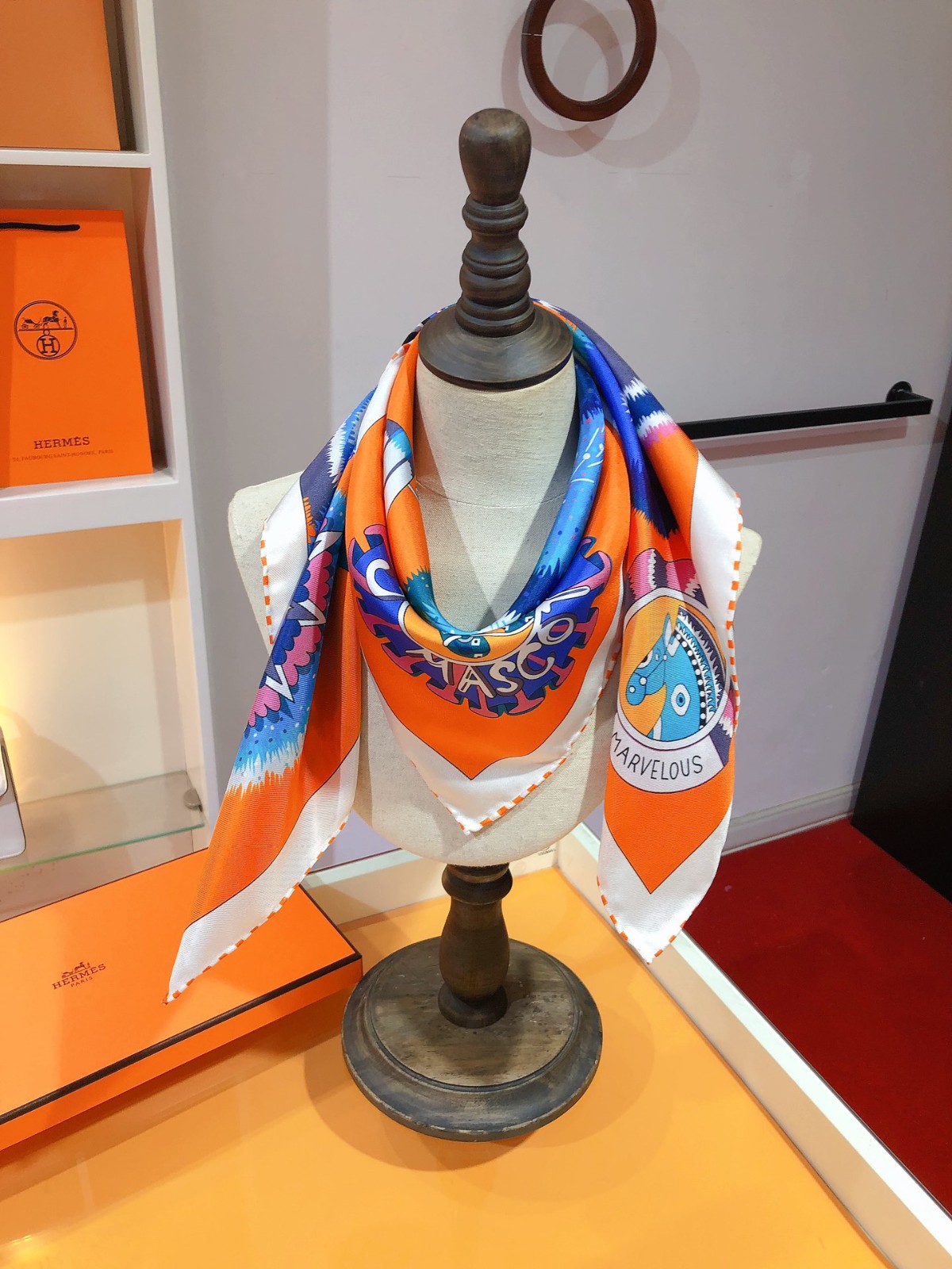 04 Her mes Scarf