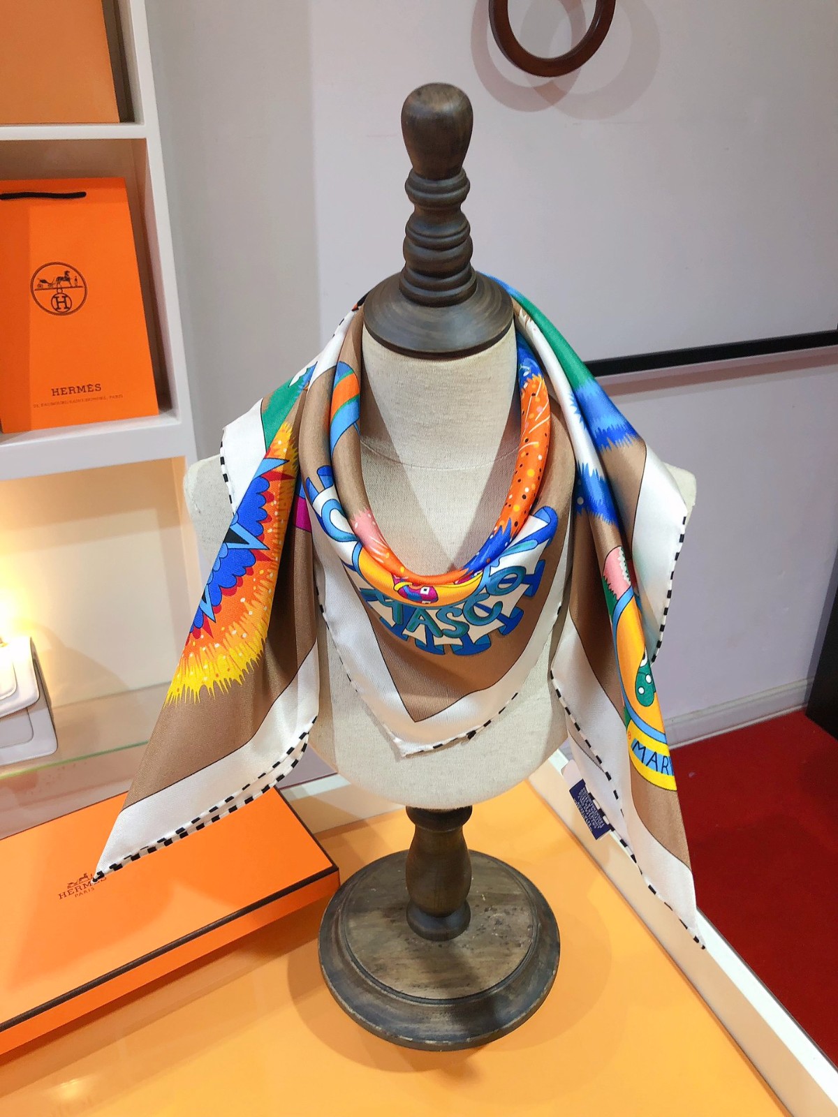 04 Her mes Scarf