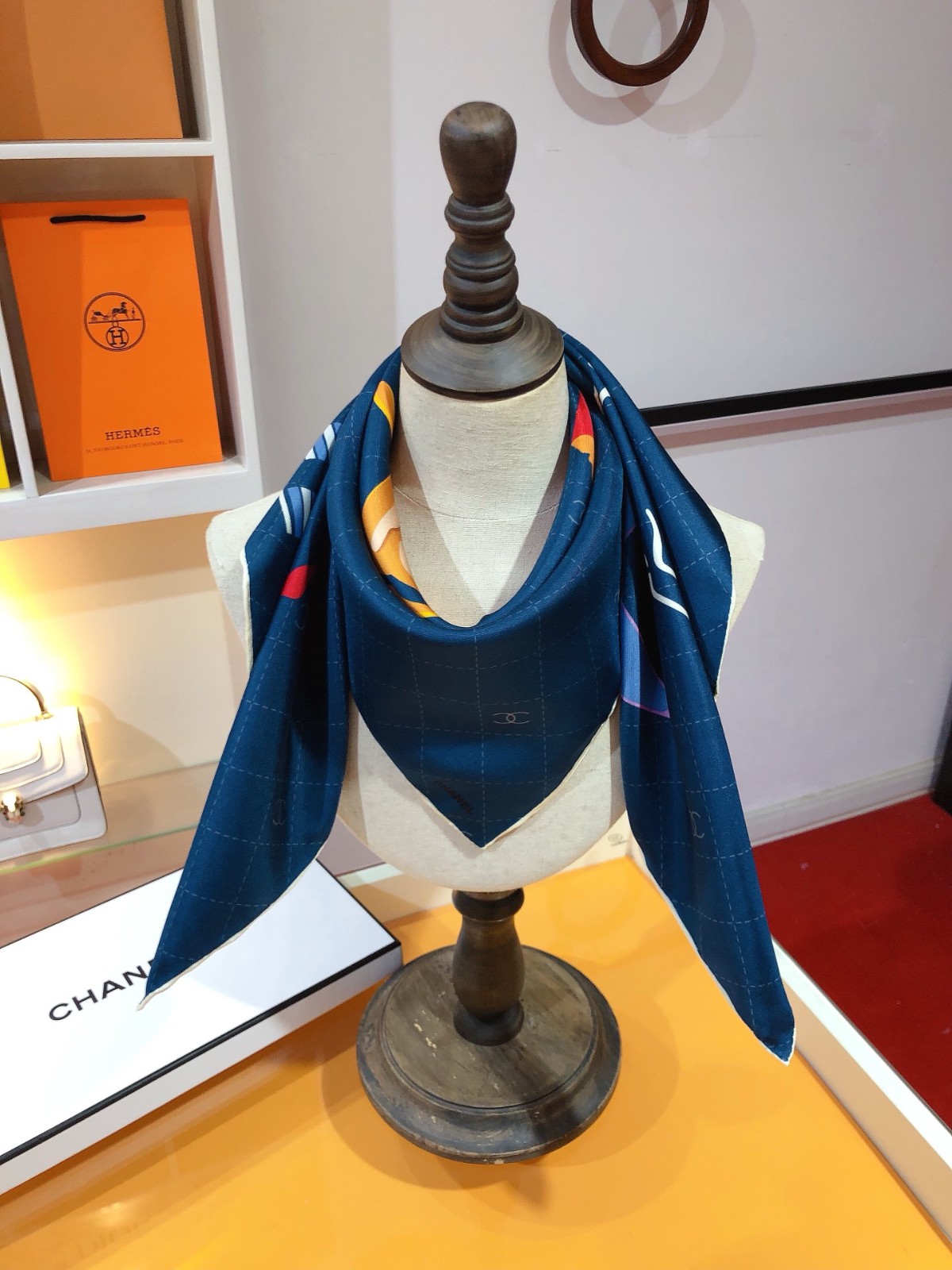 08 C Scarf