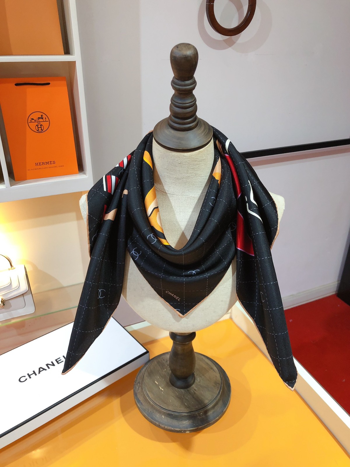 08 C Scarf
