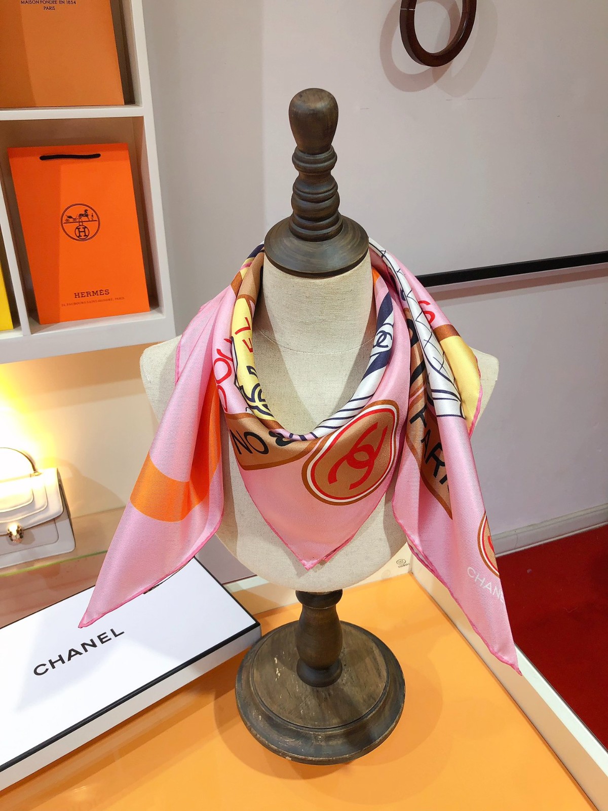 08 C Scarf