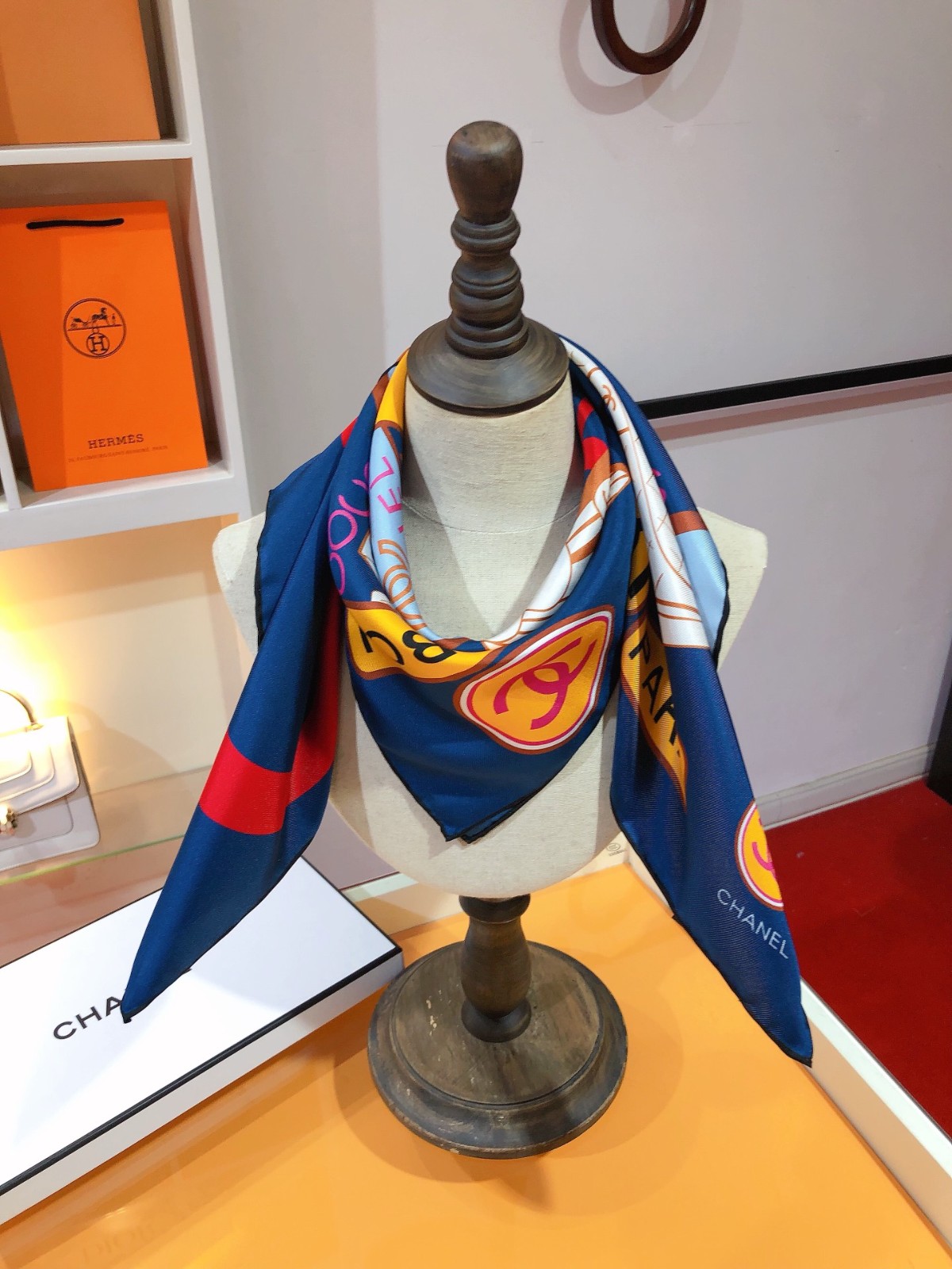 08 C Scarf