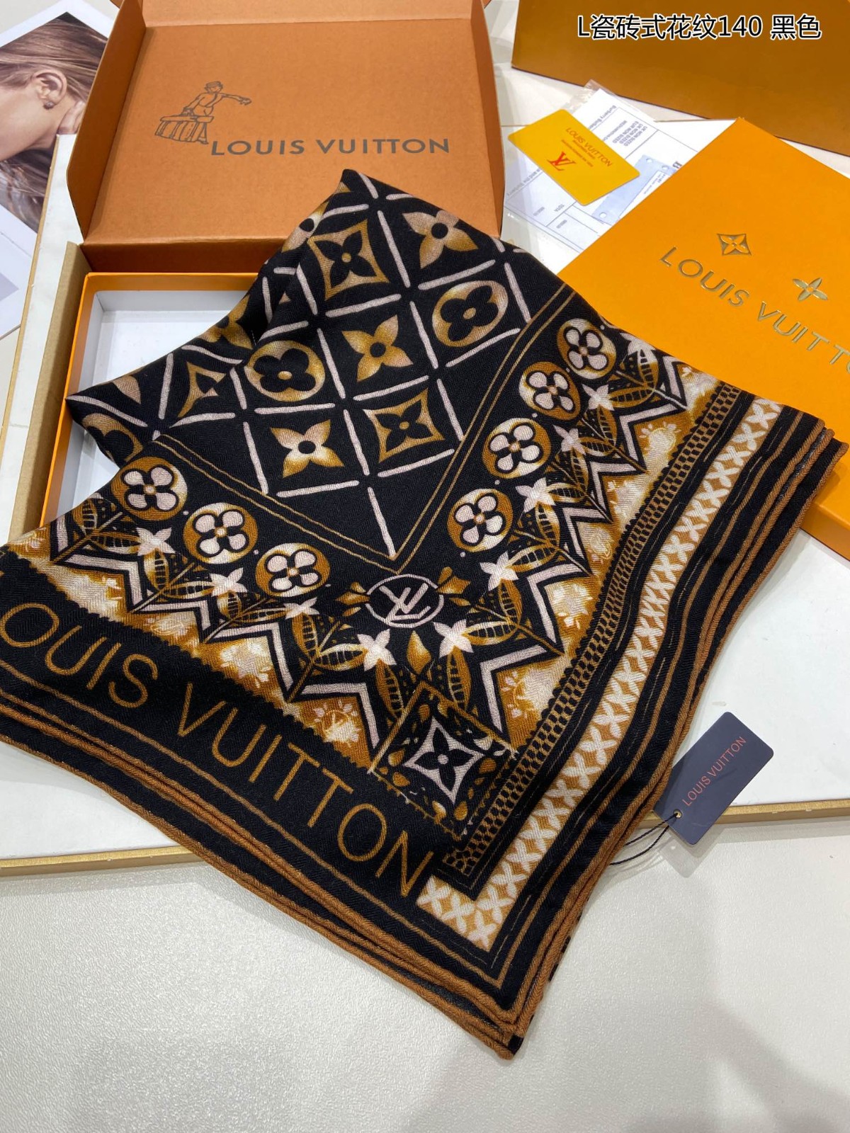 03 L-V Scarf