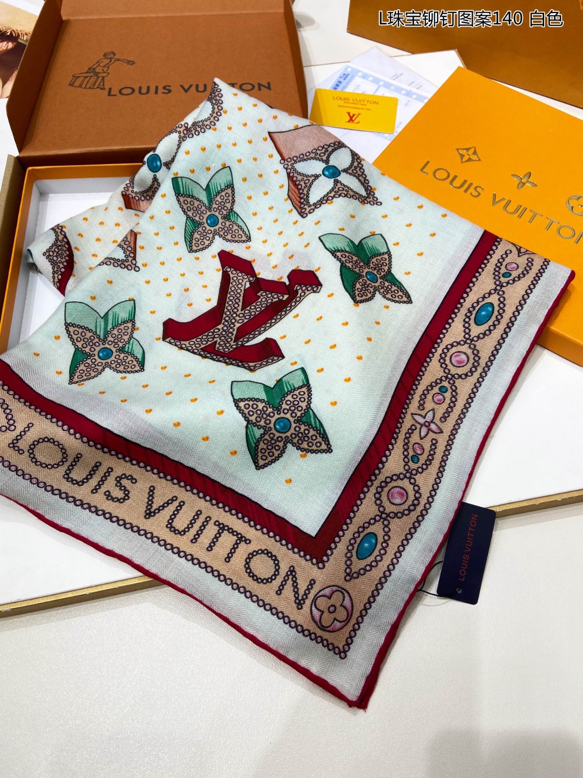 03 L-V Scarf